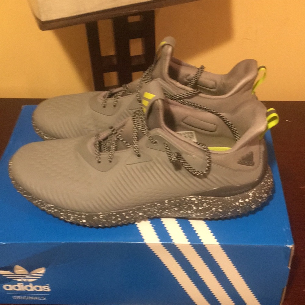 Adidas Ecunce Gray